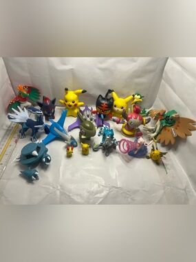 Pokemon Mixed Character Figure Set - Yellow Pikachu & Multicolor Team